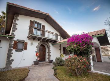 Casa · 405m² · 4 Recámaras · 2 Estacionamientos · Venta de Casa en Saltillo Coahuila San Miguel Residencial