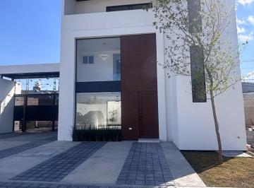 Casa · 200m² · 3 Recámaras · 2 Estacionamientos · Casa en Preventa Residencial Atenas