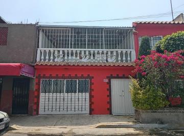 Casa · 306m² · 5 Recámaras · 2 Estacionamientos · Casa en Venta en Nezahualcoyotl - (4)
