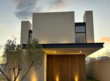 Casa · 222m² · 3 Recámaras · 2 Estacionamientos · Casa en Venta en Valles del Molino León Guanajuato