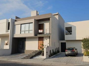 Casa de 4 habitaciones, Querétaro · Casa en Venta con Recámara en Pb en Cumbres del Lago Querétaro