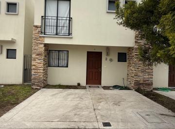 Casa · 115m² · 3 Recámaras · 2 Estacionamientos · Casa - Fraccionamiento Capital Sur