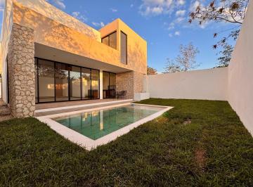 Casa · 321m² · 4 Recámaras · 2 Estacionamientos · Casa en Venta, Norte de Merida
