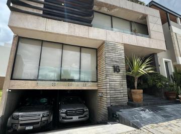 Casa · 343m² · 3 Recámaras · 4 Estacionamientos · Casa en Venta en Lomas de Angelopolis II, Parque Viena