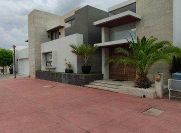 Casa de 3 habitaciones, Culiacán · Casa en Venta en Privada La Cantera