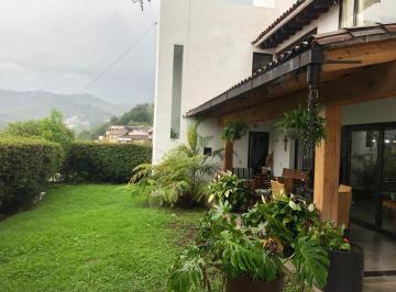 Casa · 175m² · 4 Recámaras · 3 Estacionamientos · Casa en Valle de Bravo