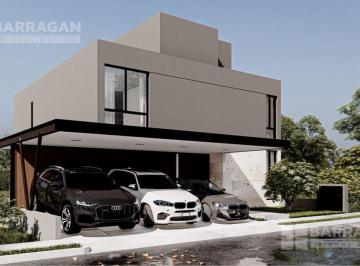 Casa · 476m² · 3 Recámaras · 3 Estacionamientos · Casa en Venta Cuatro Niveles en Lomas del Campanario Norte, San Lucas