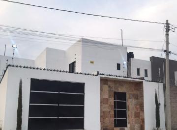 Casa · 260m² · 2 Recámaras · 3 Estacionamientos · Casa - Pachuca