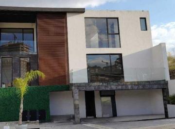 3dd11c6a71751f559641e33a0c84c48ed15476c79bd3eac4f0c124f72e4e06cb · Estrena Casa en Bosque Real con Amplio Jardin