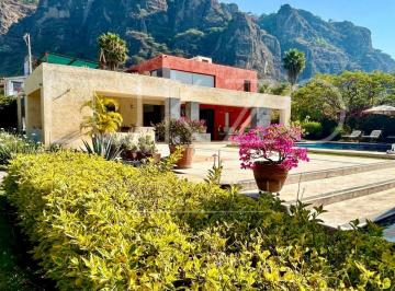 Casa de 4 habitaciones, Tepoztlán · Casa de Lujo en Venta en Valle de Atongo, Tepoztlán