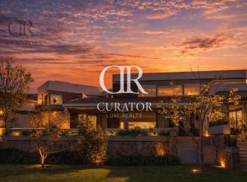 Casa · 900m² · 5 Recámaras · 4 Estacionamientos · Casa en Venta en El Campanario, Querétaro.