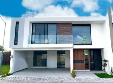 Casa · 235m² · 3 Recámaras · 2 Estacionamientos · Venta de Casa, Cd Judicial