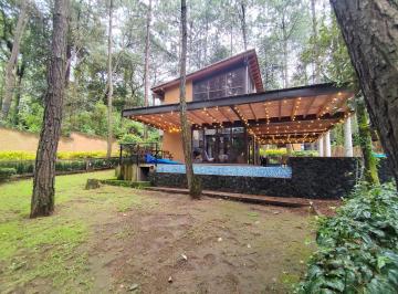 Casa en condominio · 405m² · 4 Recámaras · 2 Estacionamientos · Casa en Condominio con Alberca, Jacuzzi y Vista Al Bosque, 1 Fracción