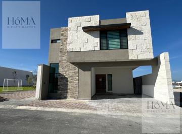 Casa · 280m² · 4 Recámaras · 2 Estacionamientos · Casa en Venta, con Cocina, en Privanzas del Campestre