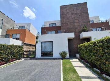 Casa · 159m² · 3 Recámaras · 3 Estacionamientos · Casa