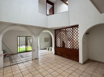 Casa de 5 habitaciones, León · Casa en Venta en Jardines del Moral