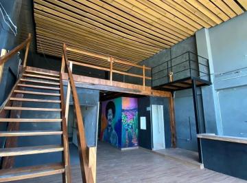 Local comercial · 120m² · 2 Estacionamientos · Rento Local Sobre Av Colegios de 120 m² con Mezzanine Listo Para Restaurante Bar en Planta Baja