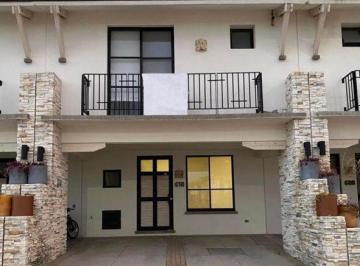 Casa · 3 Recámaras · 2 Estacionamientos · Casa en Lombardía Residencial