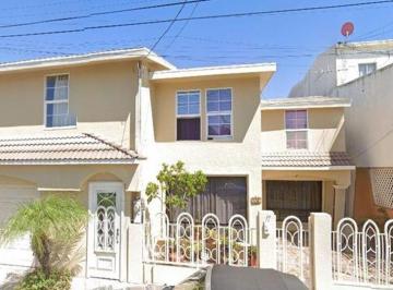 Casa de 4 habitaciones, Tijuana · Casa de Recuperación Bancaria en Venta en Universidadotay, Tijuana.