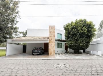 Casa · 656m² · 4 Recámaras · 3 Estacionamientos · Casa en Venta en Campestre del Bosque