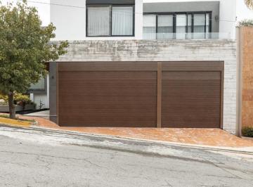 Casa · 492m² · 3 Recámaras · 2 Estacionamientos · Casa en Venta en La Concepción