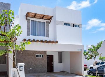 Casa de 3 habitaciones, Mazatlán · Casa en Venta con Excelente Ubicación en Alamera Residencial, Mazatlán, Sinaloa
