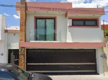 Casa de 3 habitaciones, Tepic · Lasm02 - ¡Hermosa Casa en Venta con Ubicación Privilegiada en Tepic!