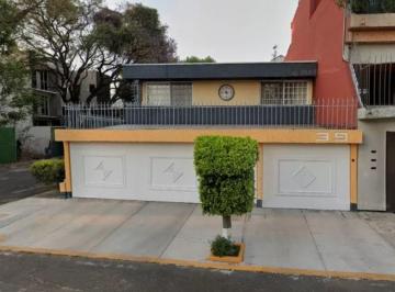 Casa de 4 habitaciones, Coyoacán · Casa en Av Paseo de Taxqueña en Venta Hipotecaria