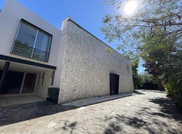 Casa · 422m² · 3 Recámaras · 2 Estacionamientos · Venta de Casa en Privada Nuukan Mérida Yucatán Cholul