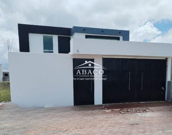 Casa en Venta en San Andrés Tulancingo con Doble Altura y Jardín