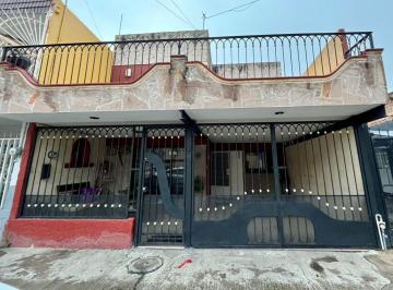 Casa de 4 habitaciones, Guadalajara · Casa en Venta en Colonia Insurgentes Primera Seccion. Guadalajara, Jal.