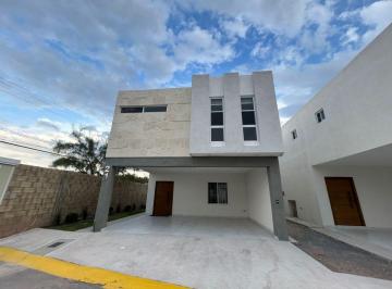 Casa de 3 habitaciones, Saltillo · Estrena Casa Al Norte con Jardín