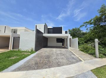 Casa en condominio de 4 habitaciones, Mérida · Casa en Venta en Cholul Parque Natura Mérida