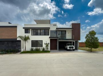 Casa en condominio · 309m² · 4 Recámaras · 2 Estacionamientos · Casa en Tamarindos Residencial
