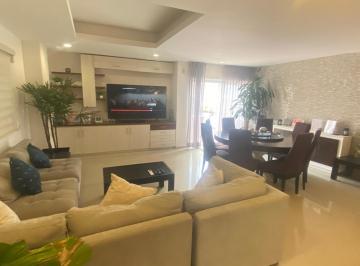 Departamento · 177m² · 3 Recámaras · 1 Estacionamiento · Departamento en Venta en Cancún Centro Entre Av Tulum y Bonampak