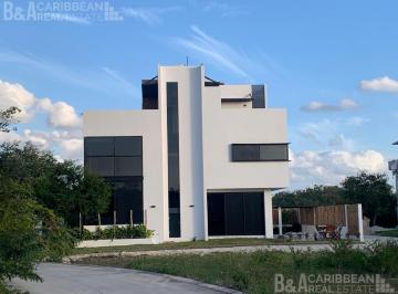 Casa · 499m² · 4 Recámaras · 6 Estacionamientos · Casa - Cancún