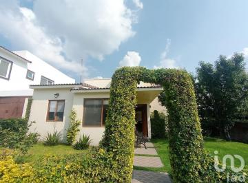 Casa · 125m² · 3 Recámaras · 2 Estacionamientos · Casa en Venta en Real del Bosque, Corregidora, Querétaro