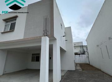 Casa · 3 Recámaras · 4 Estacionamientos · (Mxcr25102) Casa en Renta Fracc. 17 de Enero Info