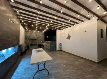 Casa · 208m² · 2 Recámaras · 2 Estacionamientos · Casa en La Hacienda