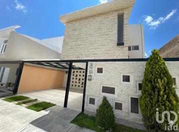 Casa · 235m² · 3 Recámaras · 2 Estacionamientos · Casa Nueva en Venta, Los Nogales Fracc Privado, 3 Recamaras, 1 en Planta Baja