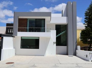 Casa de 4 habitaciones, Huimilpan · Arquitectura y Exclusividad en Una Residencia con Vistas Panorámicas - Cumbres del Cimatario