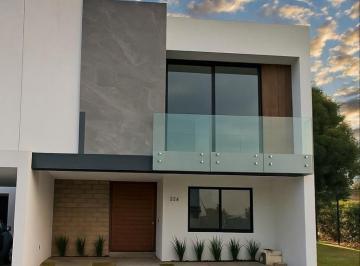 Casa en condominio · 201m² · 3 Recámaras · 2 Estacionamientos · Casa en Venta 3 Recámaras en Esquina Junto a Área Verde