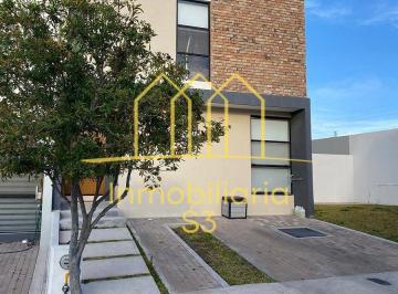 Casa en condominio Venta de 3 habitaciones · Hermosa Casa en Venta Ubicada en Ankara