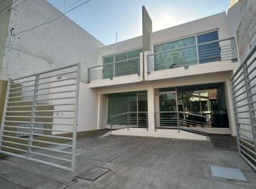 Local comercial · 164m² · 2 Estacionamientos · Local - Granada
