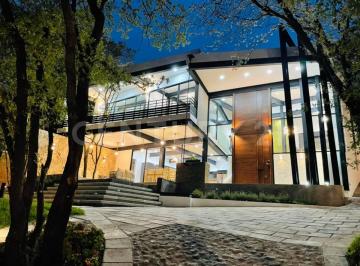 Casa · 320m² · 4 Recámaras · 8 Estacionamientos · Casen Venta - Haras del Bosque - a Pie de Calle - 1111 m² de Terreno