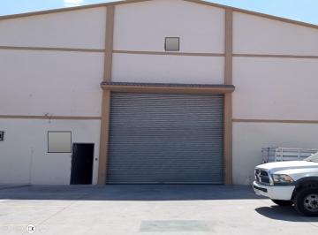 Bodega comercial · 585m² · Bodega en Renta en Santa Catarina
