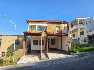 Casa de 3 habitaciones, Monterrey · Casa en Venta en Zona Sur
