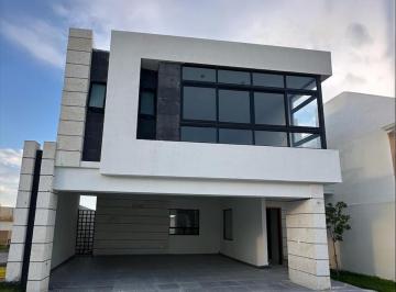 Casa · 300m² · 3 Recámaras · Casa en Fraccionamiento La Escondida