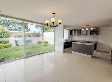 Casa de 3 habitaciones, Querétaro · Casa en Renta en Juriquilla con Roof Garden y Jardín