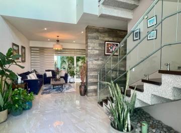 Casa · 368m² · 3 Recámaras · 3 Estacionamientos · Casa en Privada Fundadores, Zona Sur de Monterrey